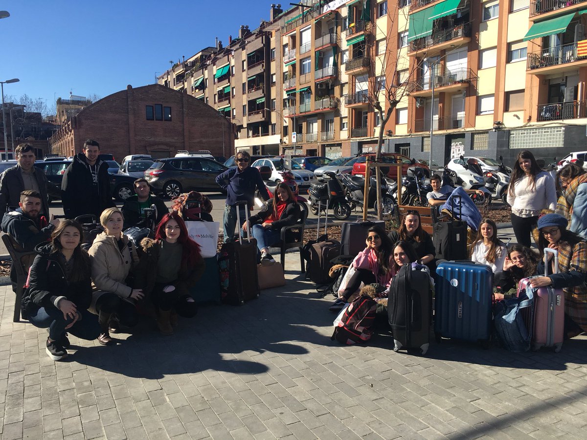 calasanzstz's tweet photo. Finaliza #ibericus2018 el alumnado de @SJCalasanz vuelve a Bilbao cargado de buenas experiencias. Gracias a @cbadalones por las ganas y cariño que habéis puesto en la organización! https://t.co/2upOY8hvqf