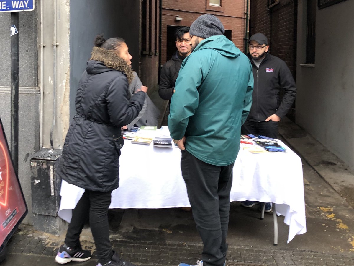 MKASheffield's tweet photo. Despite rain &amp; cold weather Young Ahmadi Muslim spend their weekend by promoting &amp; spreading true teaching of #Islam in #Sheffield High Street. #Trueislam https://t.co/trI5EIoCey