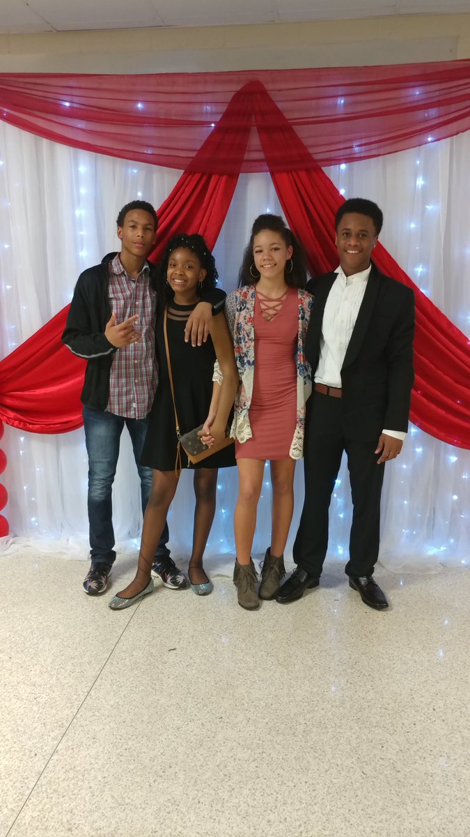 AydenMiddle's tweet image. @AydenMiddle The Annual Sweetheart Dance. Thanks parents, teachers and students for a great time!