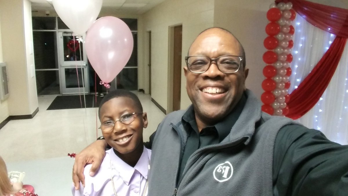 AydenMiddle's tweet image. @AydenMiddle The Annual Sweetheart Dance. Thanks parents, teachers and students for a great time!