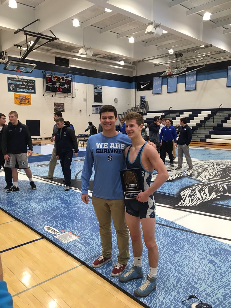 bluecrewSHS's tweet photo. Matt Higgins breaking Austin Wetterau’s career win record, and also Brad Rohner’s career pin record at 61! Congratulations Matt! https://t.co/dI2rEicq7p