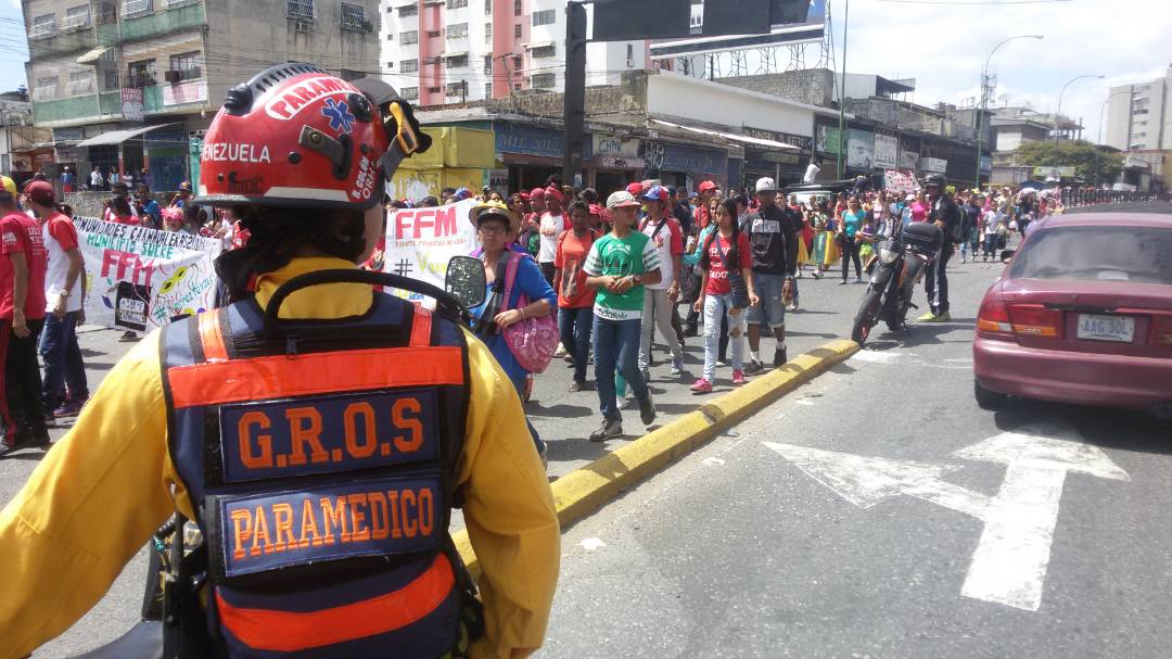 PCADMiranda's tweet image. Grupo Voluntario Rescate GROS cubriendo comparsas. Av. Francisco  de Miranda, municipio Sucre, parroquia Petare #Miranda #EnBuscaDeTuAmor #MirandaSegura #MirandoAlFuturo #10Feb