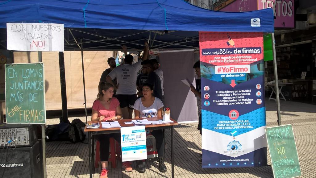 UyOLomas's tweet photo. #FirmazoDeCarnaval con nuestrxs jubiladxs ¡NO! #Firmazo https://t.co/PfAb4JebNm
