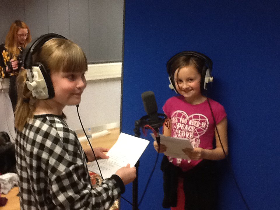 dswdenise69's tweet photo. Fabulous time with @stgilesacad school choir and Ermine Academy school choir....recording at Lincoln Uni. Very proud of each and everyone....Huge thanks to Wil ,band and producers . https://t.co/Uh7Zob5TJe
