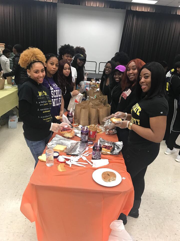 Thank you so much to <a href="/DoBetterUMD/">Do Better</a> for allowing us to have this opportunity to give back to the community this morning. Shoutout to <a href="/BSU_NCNW/">Bowie State NCNW ✨</a> for coming out and helping too!!!