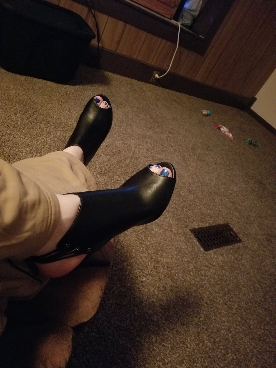 Content from feetnheels84