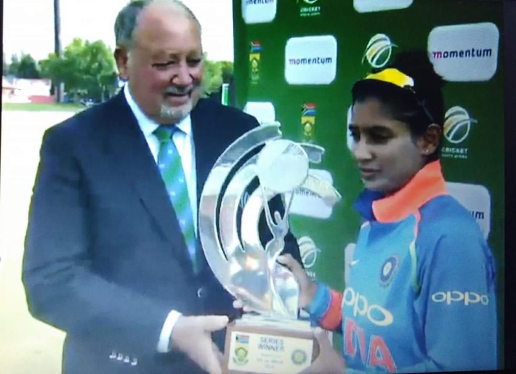 MithaliRaj03_fc's tweet photo. Congratulations For Winning The ODI Series Captain Mithali Raj & India Womens Team.
Series Wins By (2-1)
All The Best For T20 Matches.
Skipper Mithali Raj With Winning Trophy 🏆
#More_Wins
#Women_In_Blue
#Go_India
#Bleed_Blue
@M_Raj03 https://t.co/FASbJUaleu