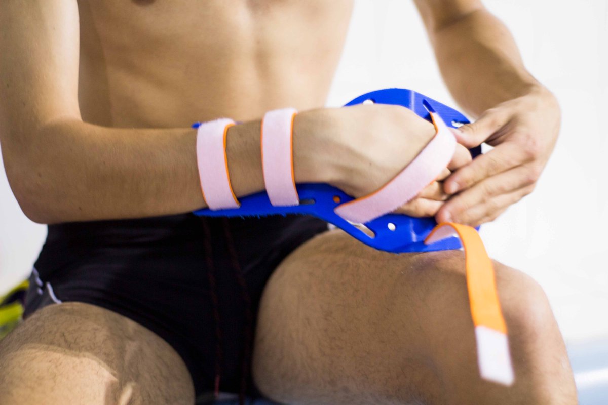 bcn3dtech's tweet photo. Two industrial designers from Barcelona have created a customized 3D printed orthotic swimming fin to accelerate the rehabilitation of Pedro, a 16-year-old boy who suffered a stroke, which paralyzed half part of his body.
📄👉: https://t.co/lE7xPLpJrF https://t.co/cxZOsmvxmK