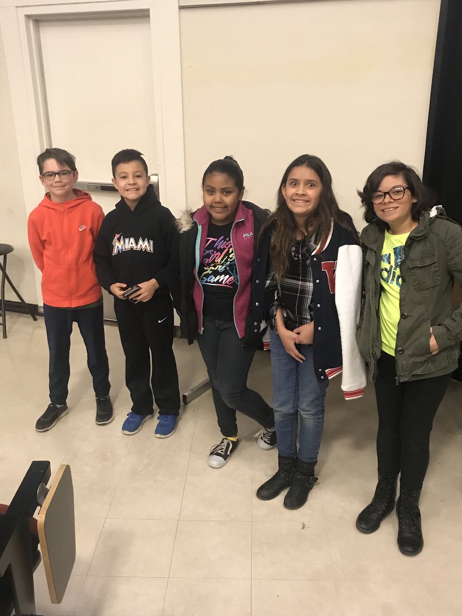 OvertonElem's tweet photo. Part of the Overton Robotics Team at this morningโs kick-off! #TeamOverton #roboticsiscool https://t.co/gDhuWSSPN8