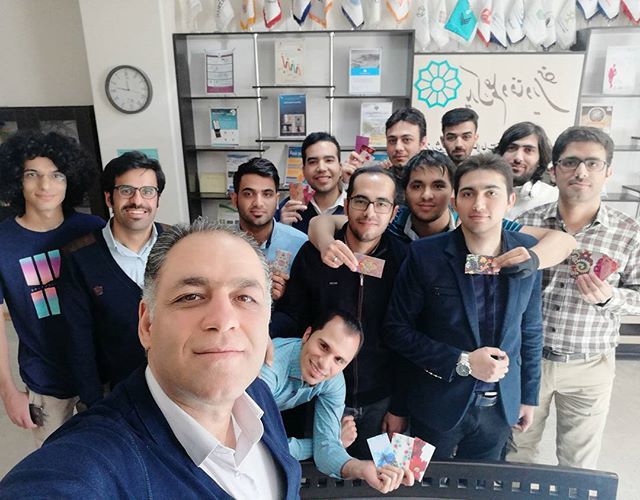 این روزها تیم به شدت درگیر نهایی کردن دوتا از خفن ترین بازی های ایرانی تحت عناوین ۴۸ درجه شرقی و آجیل وار هست... پروژه هایی که نتیجه ی تلاش و همفکری شبانه روزی چند تیم حرفه ای و همکاری با حرفه ای ترین ها بوده #خداقوت #جایزه #پیکسل #۴۸_درجه_شرقی #آجیل_وار… ift.tt/2slOqXx