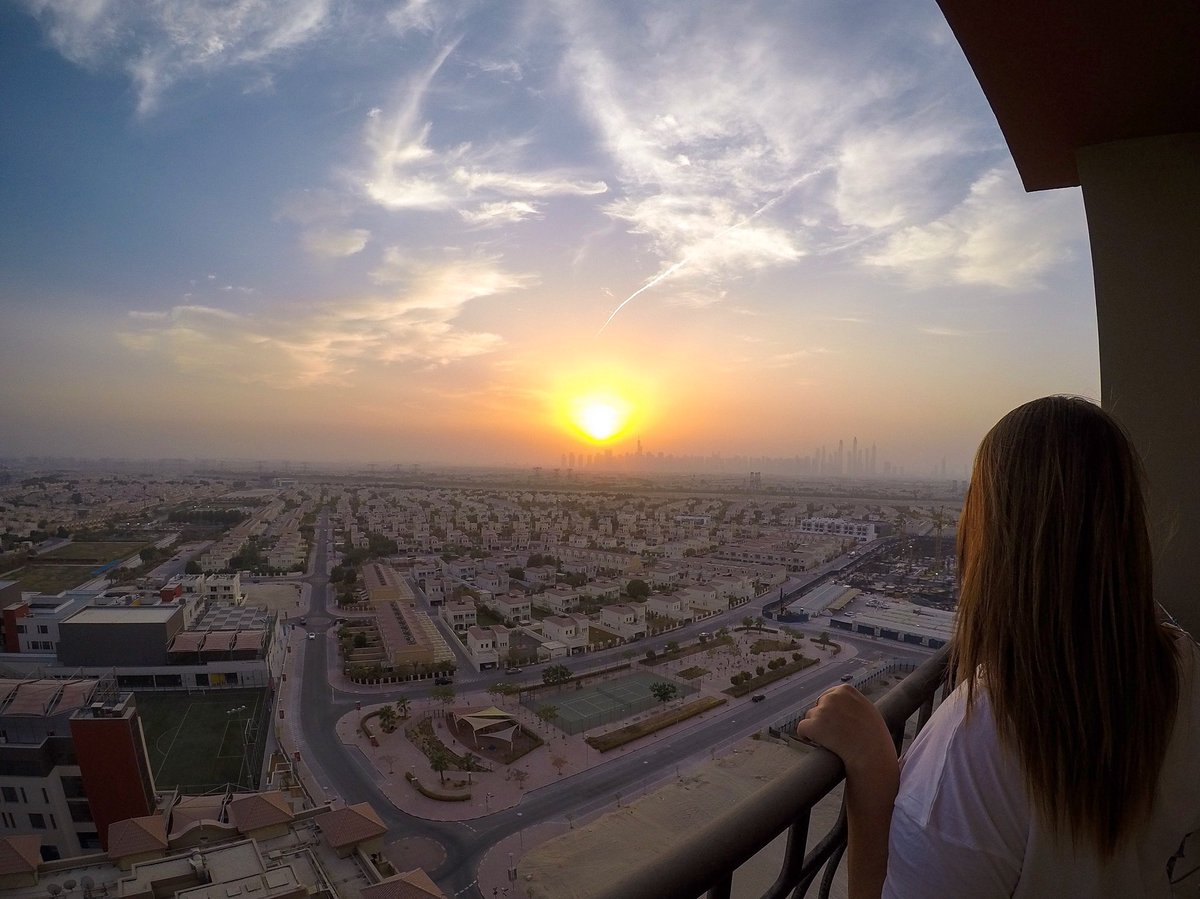 lauraloutravels's tweet photo. I have just recently said goodbye to this incredible view 😍 I will definitely miss it but my new view isn’t too shabby either! Instagram: @lauraloutravels 📷 https://t.co/67SSY5q0Pu