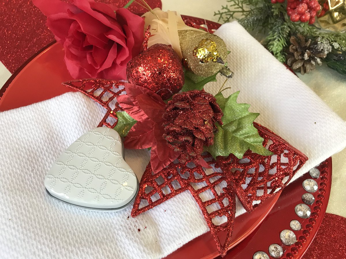 Synolve's tweet photo. HI BEAUTIFUL GEMS:
Today, I'm sharing MY RED VALENTINES TABLESCAPE 2018 |Show Some Love Collab 2018 π
https://t.co/0c2hmF15Dk
#DollarTreeGoodies
#valentinestablescape #valentinesday ##dollartreefinds #dollartreediy #dollartreeprojects #dollartree #freefinds https://t.co/3q6hpcLV7N
