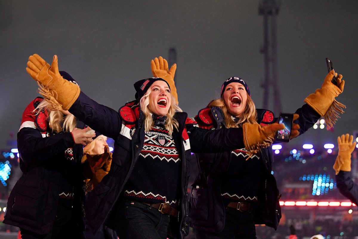 j_e_new's tweet photo. I’ve seen the gloves #TeamUSA wore last night before #WinterGames2018 #WinterOlympics https://t.co/AOsUdKCz6Z