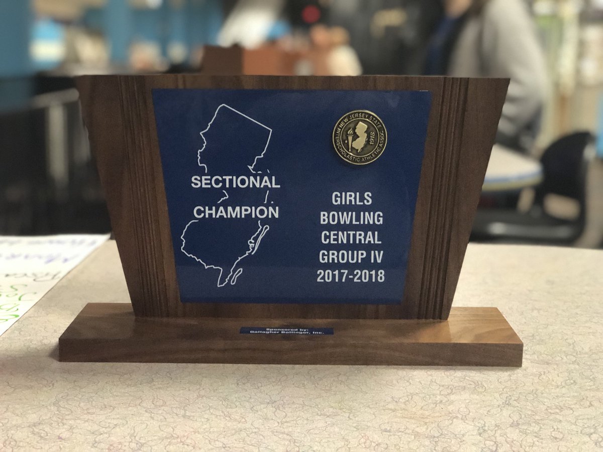 MonroeBowling's tweet photo. Monroe Girls Group 4 Central Jersey Champions 🎳💜 @monroeathletic @MonroeTownHS https://t.co/KSOslXz5jv