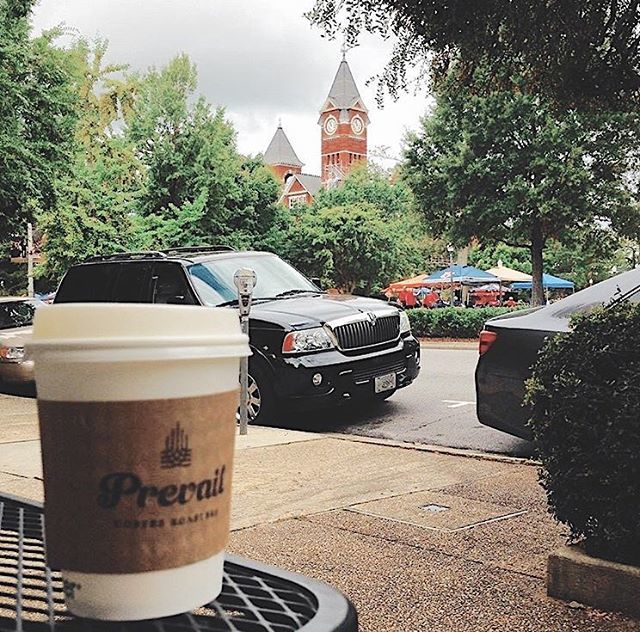 PrevailUnion's tweet image. A N N O U N C E M E N T
We’re moving on campus - our newest location will be open fall semester. Be on the lookout for pop-ups and other fun things we’ll have going on between now and then. Your favorite baristas are still are serving all your Prevail fa… ift.tt/2EfZVkG