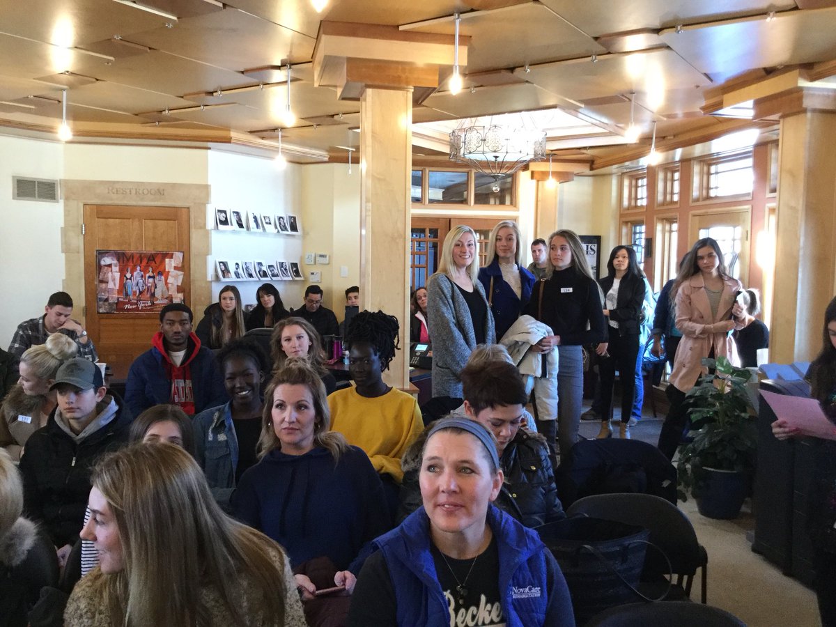 CarynIntl's tweet image. We have a full house of beautiful people here to audition with @lalamodeltalent #IMTA #Models #Actors #IMTANY18 #CarynsModels #Talent
