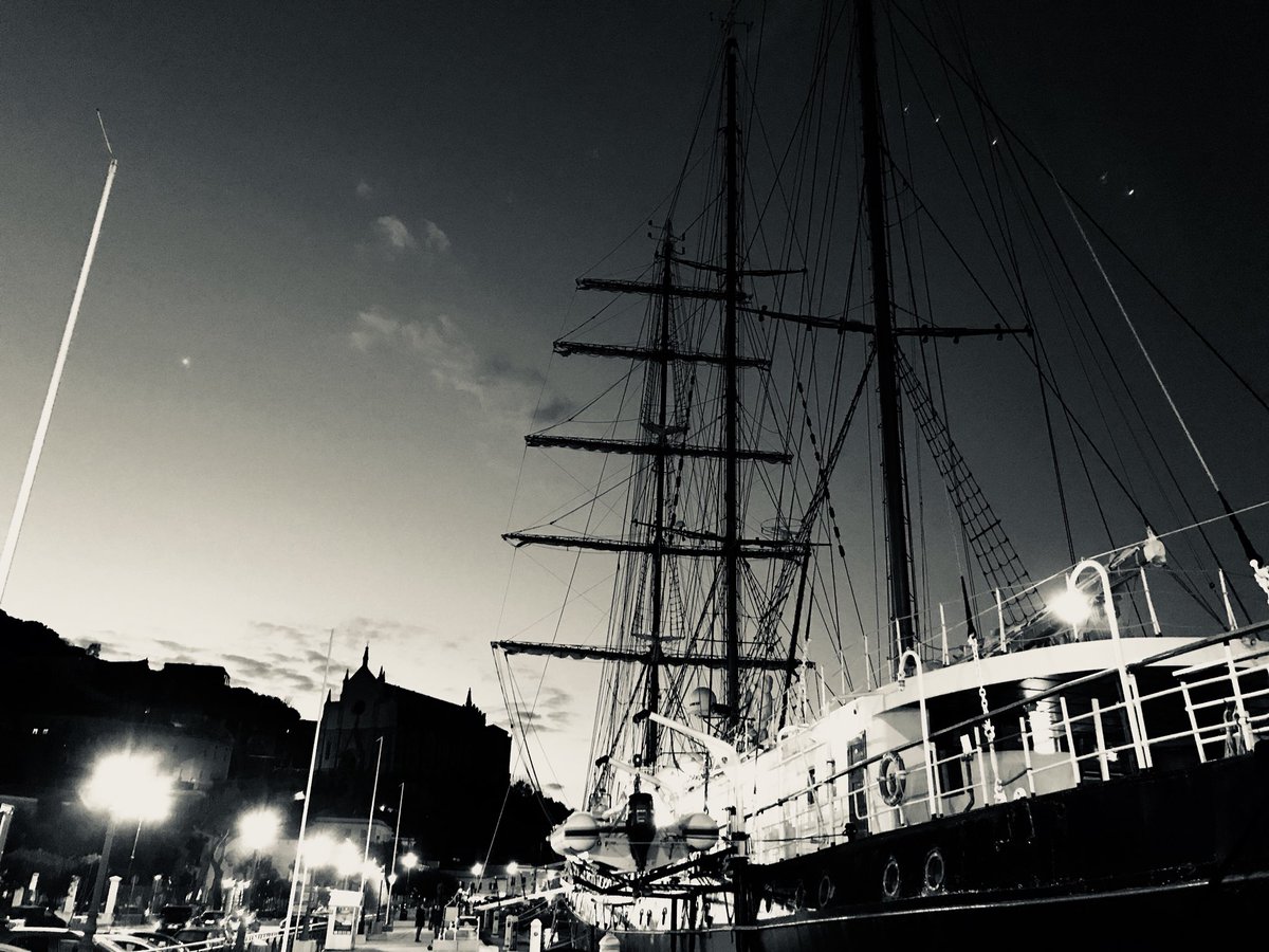 <a href="/jonhenley/">jon henley</a> <a href="/BakerLuke/">Luke Baker</a> Seven days, seven black and white photos of my daily life. No people, no explanations - and the same challenge to someone new every day. I was challenged by <a href="/jonhenley/">jon henley</a> I now challenge <a href="/BLNadeau/">Barbie Latza Nadeau</a> Day Three