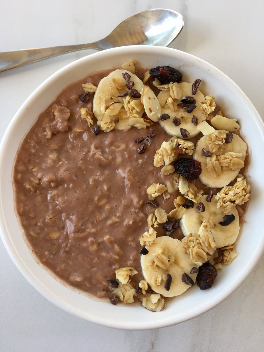 BirdsNestBaking's tweet photo. Pile your oatmeal high with the good stuff...Cranberry Flax Granola, dark chocolate, bananas and cacao nibs.
#oatmeal #granola https://t.co/itpHBfFHGX