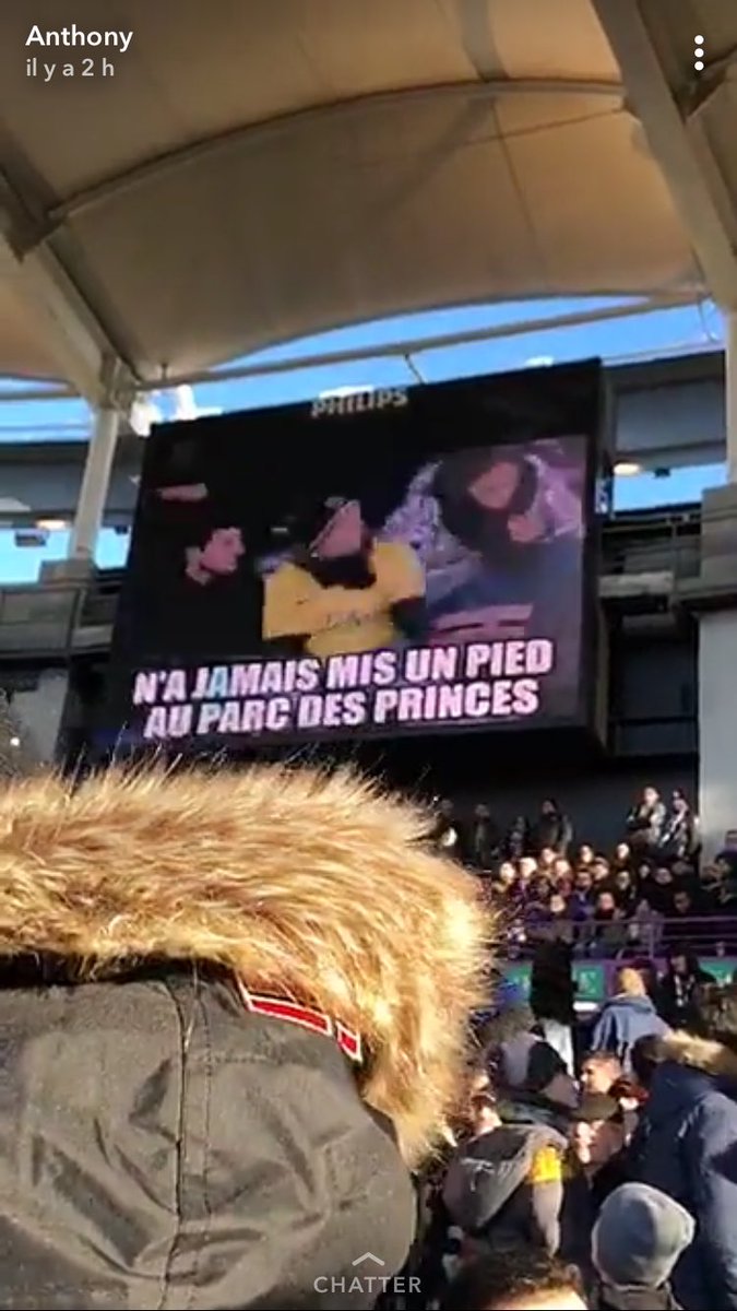 ZZeiwoR's tweet photo. Ptdrrr je suis décédé regardez ce qu’a fait le Stadium avant 😭😂 #TFCPSG https://t.co/upkPERXBUt