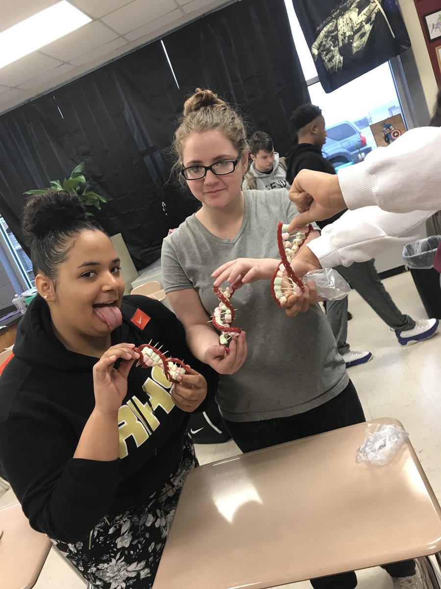Miss_Nugent_Sci's tweet photo. This week the @RVKPanthers Forensics class learned all about DNA. The favorite activity (by far) was building edible helixes with base paired marshmallows and a backbone of @TWIZZLERS! #WeRScientists #WeRArtists #WeRHungry https://t.co/TRCHf77FzL
