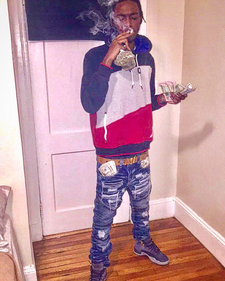 soeastside151's tweet photo. “We went up Two on them Niggas, We went up Three on Them Niggas , These niggas losing , We Winning”‼️🔥🔥 speak that shit Glizzy.. #All2018🔥🎧 #Humbodia #Ep #Soundcloud #ShiiraqColdShooterz #Boston #Rap #HipHop #ColdShooterz #ShooterzMuzik #UpTwo Out Now on SoundCloud #151 https://t.co/JLuuyjGZRe