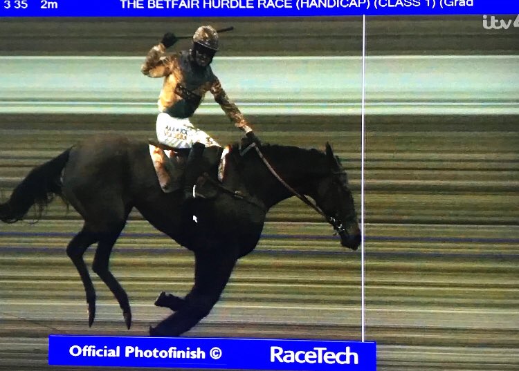 Fair play <a href="/jackquinlan92/">Jack Quinlan</a>

Strike a pose! #BetfairHurdle