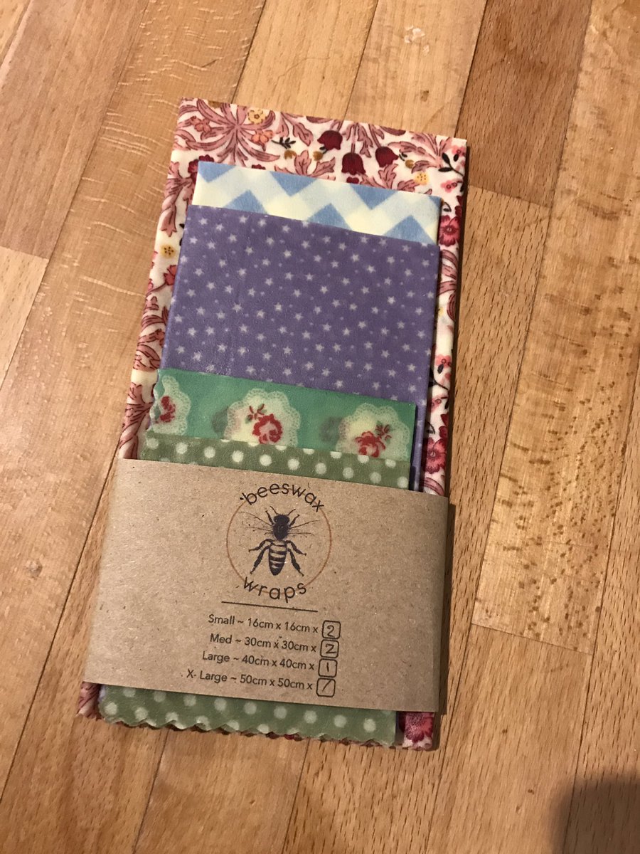 So pleased with my venture into decreasing my plastic use, thank you <a href="/BeeswaxWraps_UK/">The Beeswax Wrap Co. Redirect</a>  #plasticfree