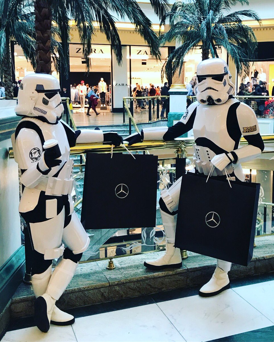 _SiobhanRogers's tweet photo. Today @boogie_storm caused an absolute storm @intuTrafford to celebrate @MBVansUK ‘s very first pop-up store. Lots of dancing, laughter &amp; of course, #vans 😎😉🚐#XClass #PickUpPopUp https://t.co/D1oa0vgZSX
