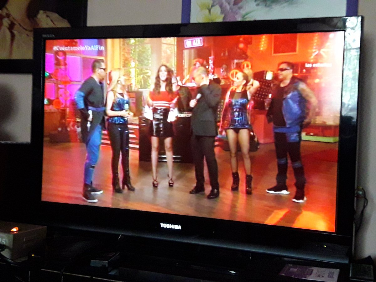 Cynarsu's tweet photo. @GrupoCaloMX @CuentameloYaOf La EMOCIÓN que siento al escucharlos de nuevo es INCOMPARABLE @yartooficial @Maya_Karunna @ON_C_11 @MariaKarunna #Gerardo #CalóEstaDeVuelta 🎶💜😎 https://t.co/bJI9g7pux4