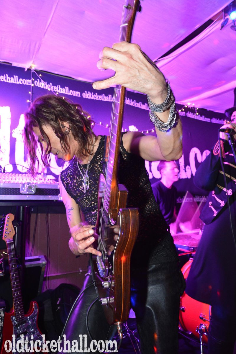 SkinBlisterBand's tweet image. Playing @RisingSunSlough TONIGHT! See you there #rocknroll #rollingstones #ccr #johnnycash #joanjett #country #blues #slough #livemusic @LiveMusicNowUK