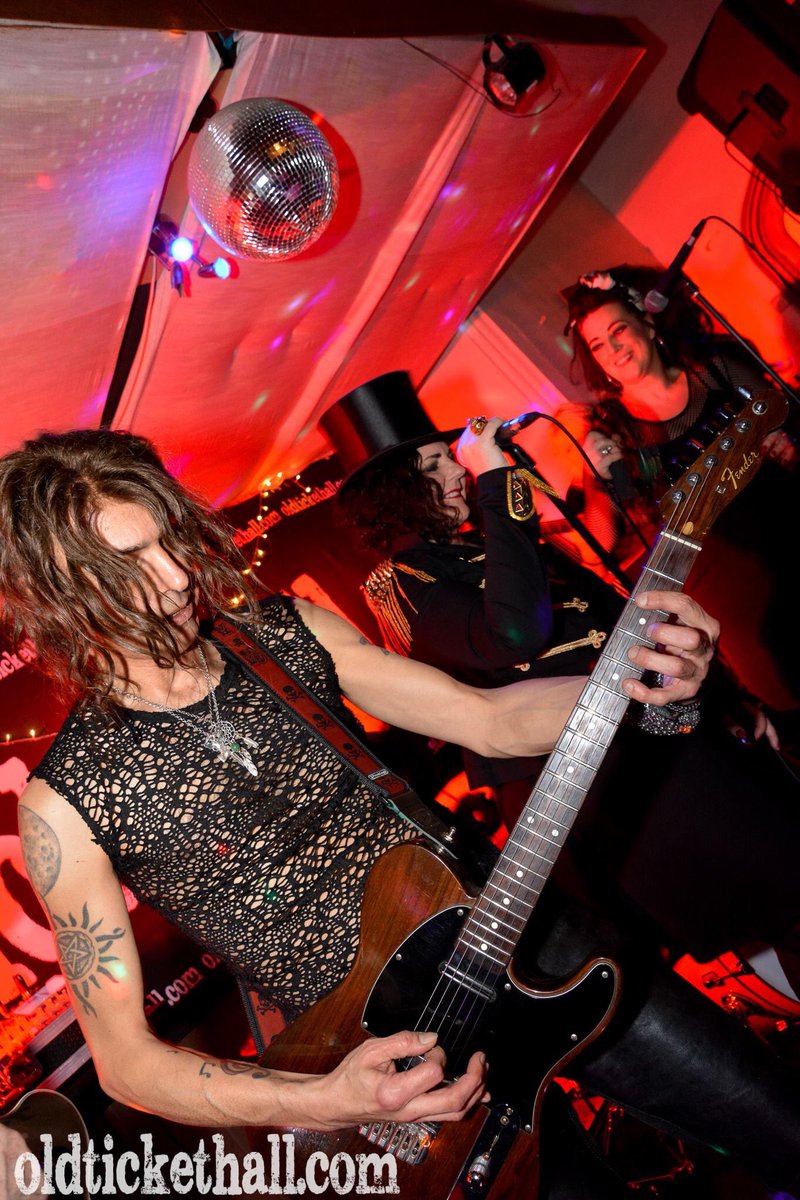 SkinBlisterBand's tweet image. Playing @RisingSunSlough TONIGHT! See you there #rocknroll #rollingstones #ccr #johnnycash #joanjett #country #blues #slough #livemusic @LiveMusicNowUK