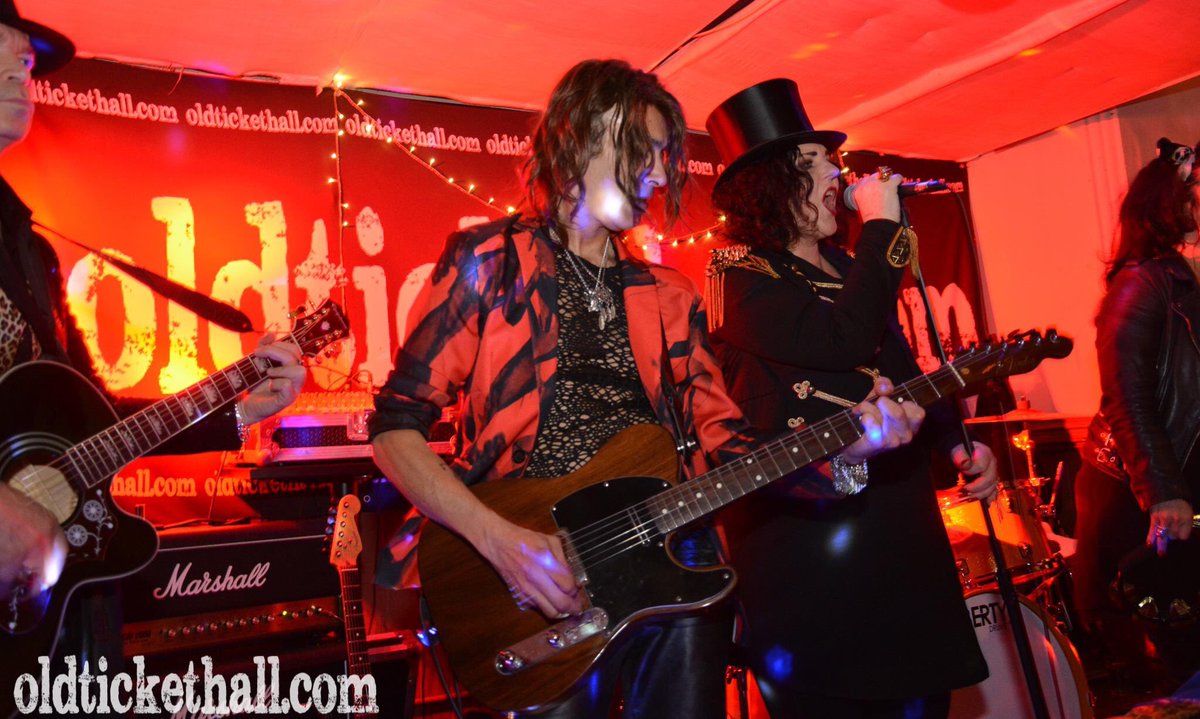 SkinBlisterBand's tweet image. Playing @RisingSunSlough TONIGHT! See you there #rocknroll #rollingstones #ccr #johnnycash #joanjett #country #blues #slough #livemusic @LiveMusicNowUK