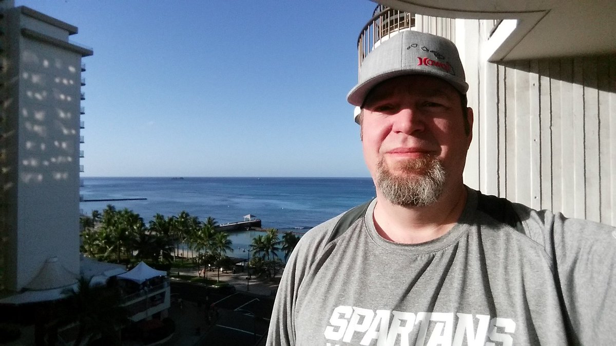 keithmgregory's tweet photo. Enjoying some sunshine in the Aloha State. https://t.co/v2gEERDFef