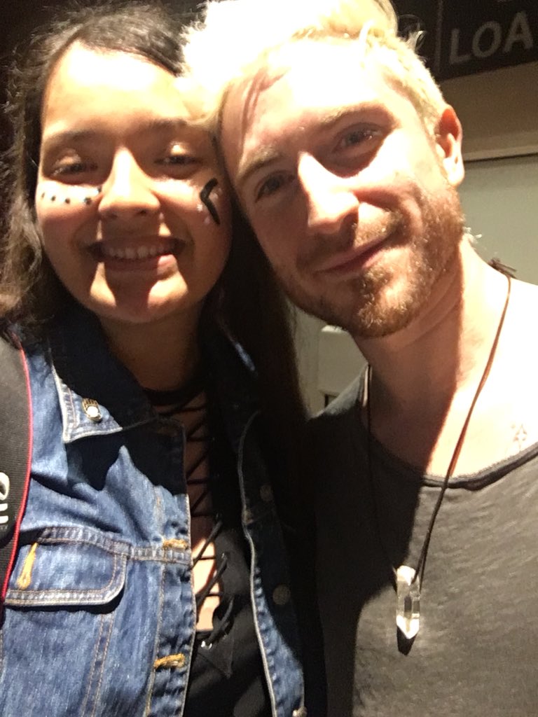 makiedoodle44's tweet photo. thank you nick for everything these past few days 💓 safe travels the rest of tour 🌟 https://t.co/PPZOyFIKGW