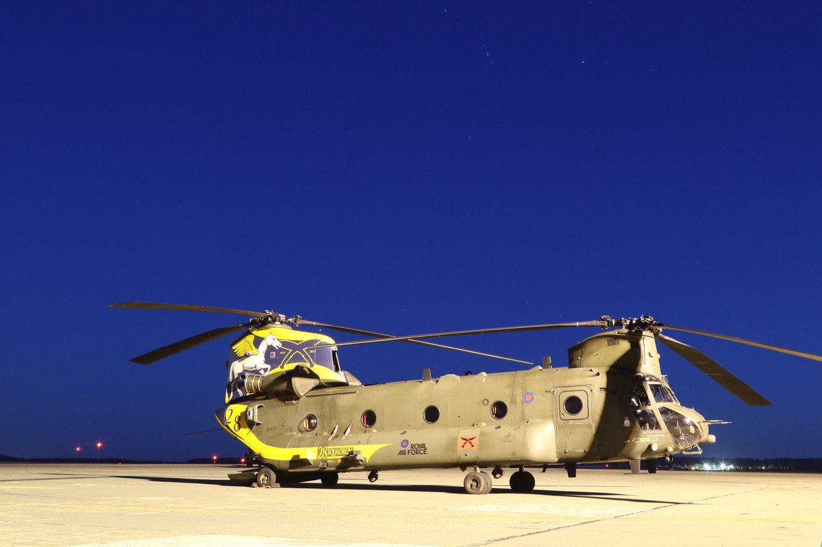 Rambomuscles's tweet photo. #timelineevents @RAF_Odiham #nightshoot Thanks to all involved for the #nightshoot Especially all out in cold with us https://t.co/n5jy36j8Pg
