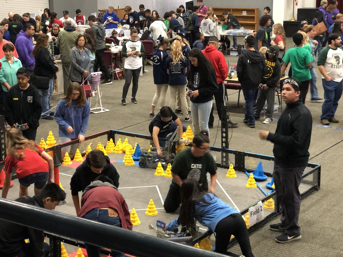 plusultrapotat's tweet photo. 2.0 getting it done!! Way to go kids!! @CatoMasterminds @brookestrizic @Ninamalaniz @BakCitySchools #vexrobotics #catocavs https://t.co/HewuGX4rI7