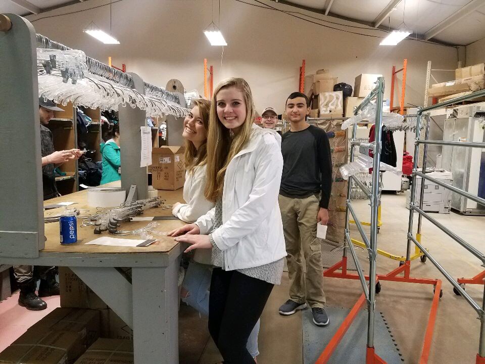 hoochflood's tweet photo. we had so much fun serving at No Longer Bound this morning!! we loved hearing our new friends tell us their stories and how their faith has impacted their lives! @servewithflood https://t.co/krGCYNhFAb