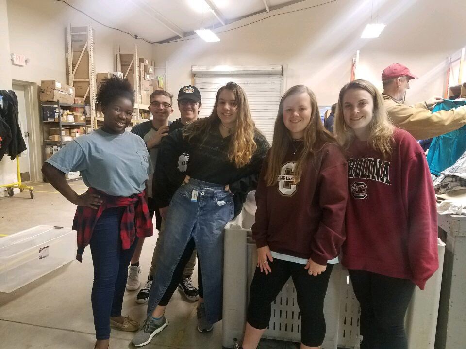 hoochflood's tweet photo. we had so much fun serving at No Longer Bound this morning!! we loved hearing our new friends tell us their stories and how their faith has impacted their lives! @servewithflood https://t.co/krGCYNhFAb