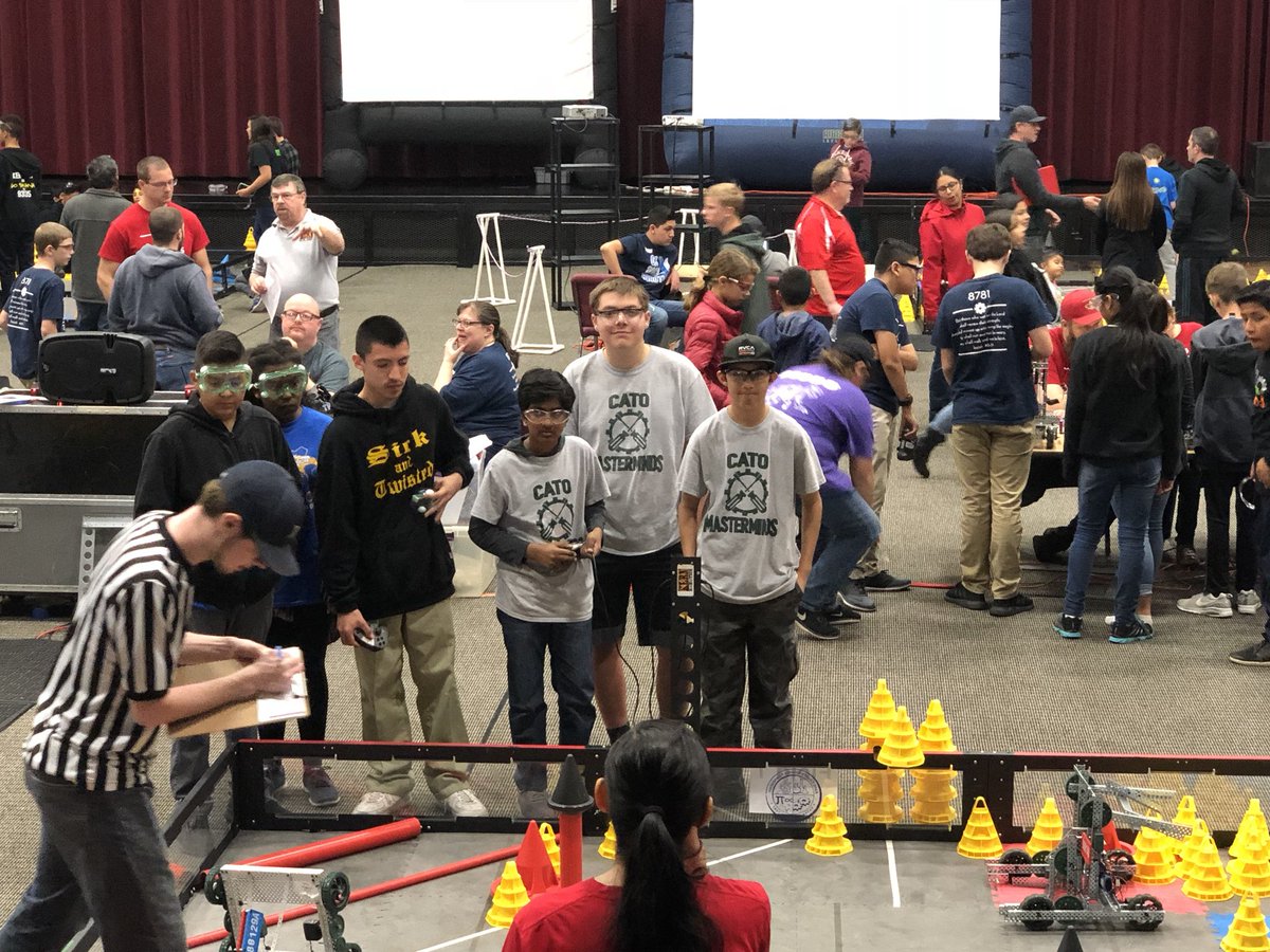 plusultrapotat's tweet photo. 1.0 in the house. Putting it to the other teams. @brookestrizic @CatoMasterminds @BakCitySchools #vexrobotics #catocavs https://t.co/g0slx4yB4F