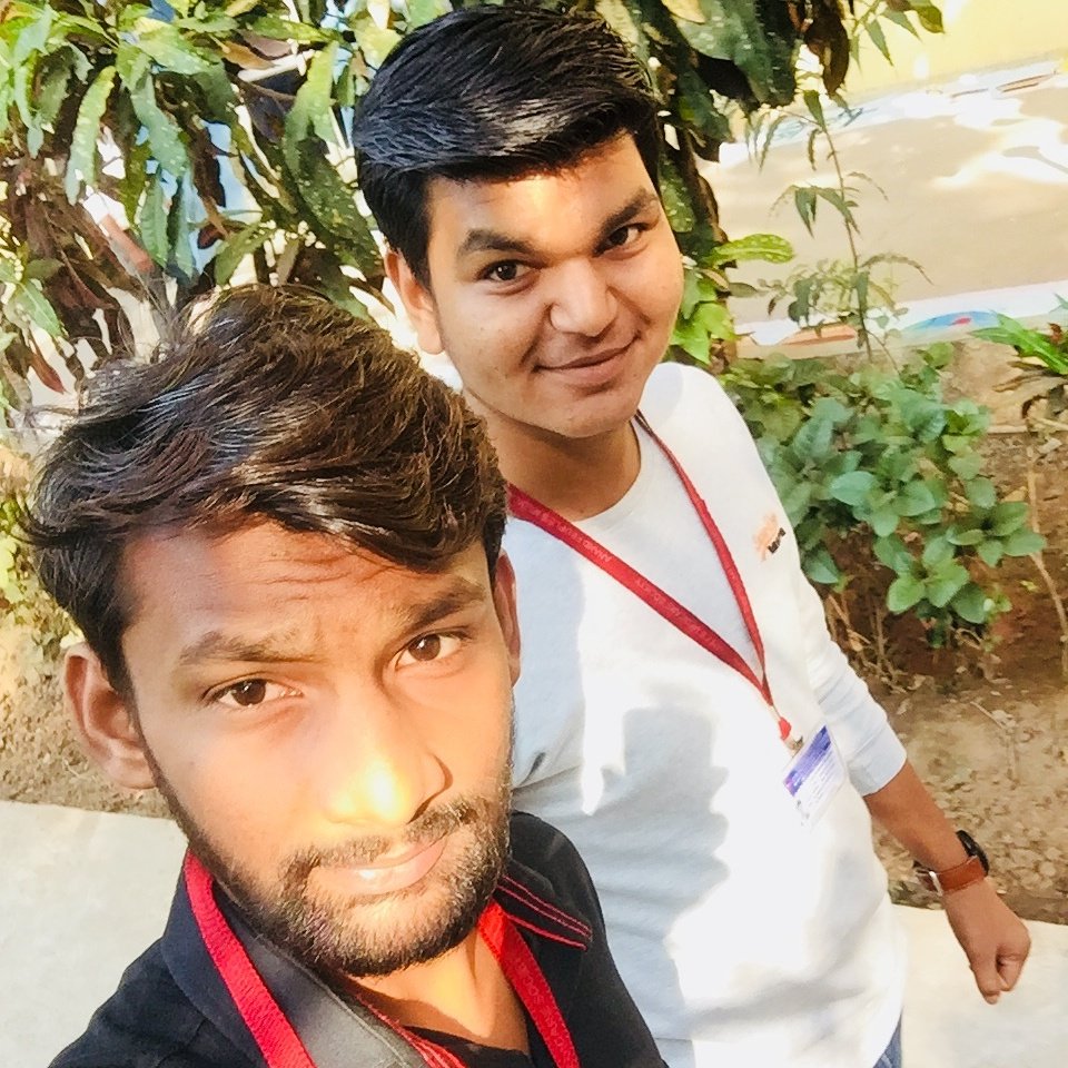 kartik_patoliya's tweet photo. £#fun_*masti..✌️😍 https://t.co/OSkf2hsHo5