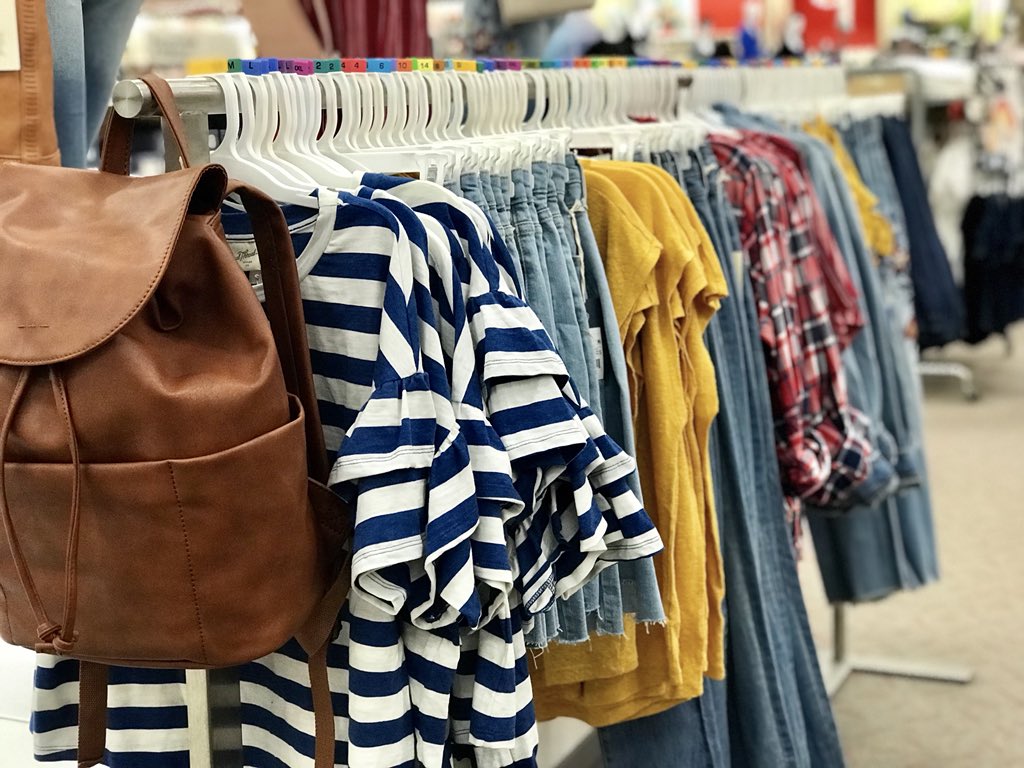 adamdvniel's tweet photo. Keeping standards high in Universal Thread. Definitely in my top 3 favorite brand launches! โ #newandonlyattarget #universalthread #targetstyle #winningtheweekend https://t.co/T1X8GQX1do