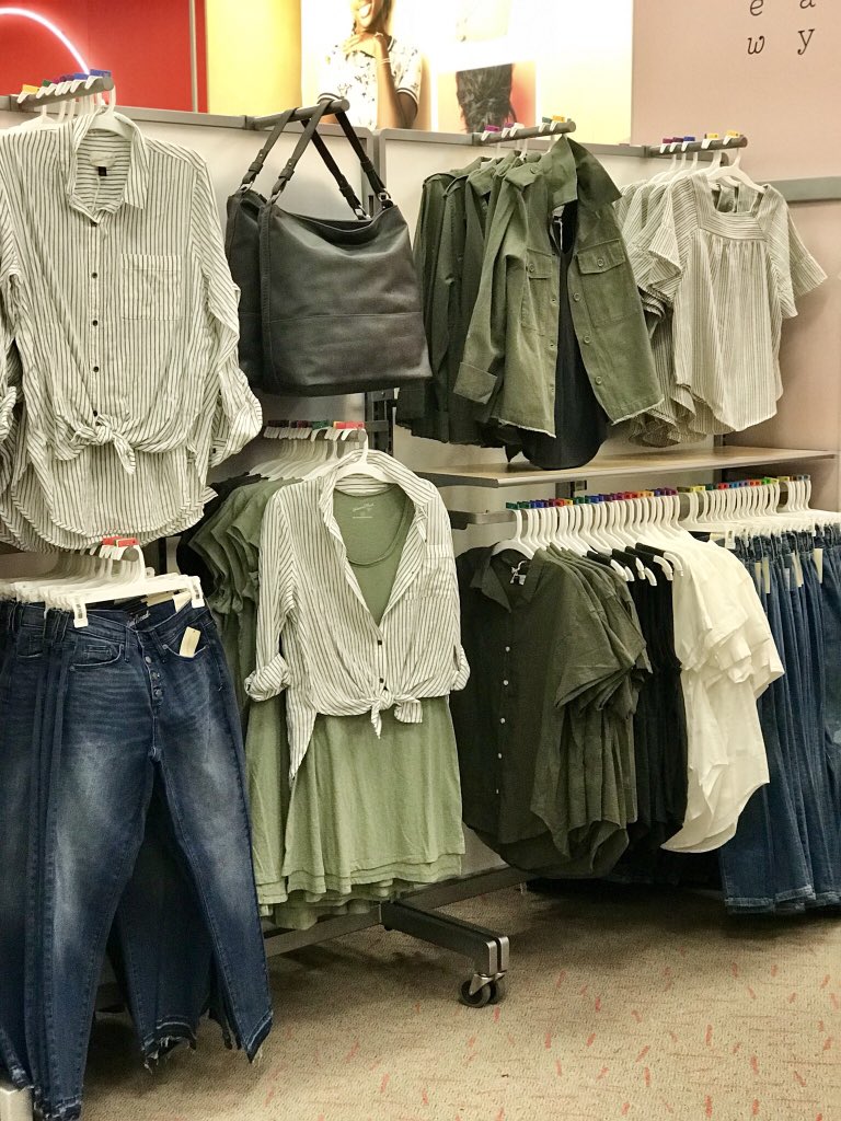 adamdvniel's tweet photo. Keeping standards high in Universal Thread. Definitely in my top 3 favorite brand launches! โ #newandonlyattarget #universalthread #targetstyle #winningtheweekend https://t.co/T1X8GQX1do