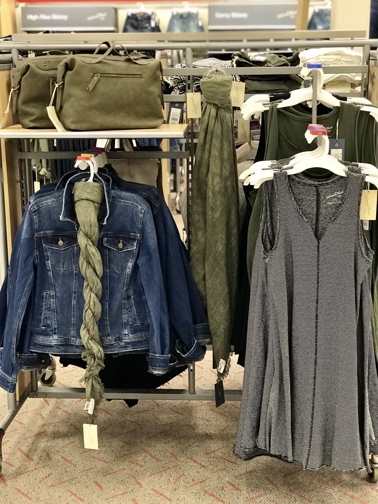 adamdvniel's tweet photo. Keeping standards high in Universal Thread. Definitely in my top 3 favorite brand launches! โ #newandonlyattarget #universalthread #targetstyle #winningtheweekend https://t.co/T1X8GQX1do