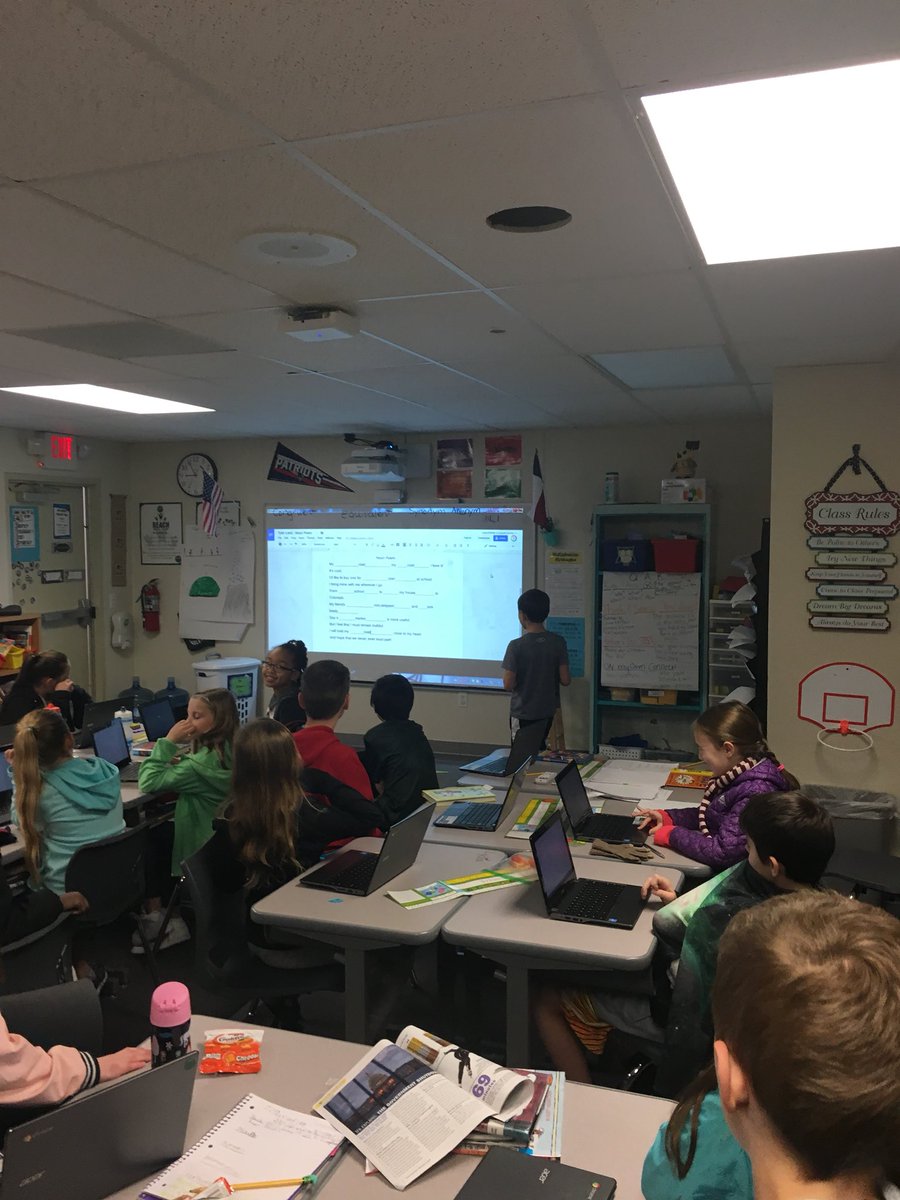MsSimpson8's tweet photo. Poetry on point! #twosnaps #poetsinthemaking #presentyourwork @FierceFolsom @MrsPontarelli (writing time is a success!) https://t.co/syA58G4h0L