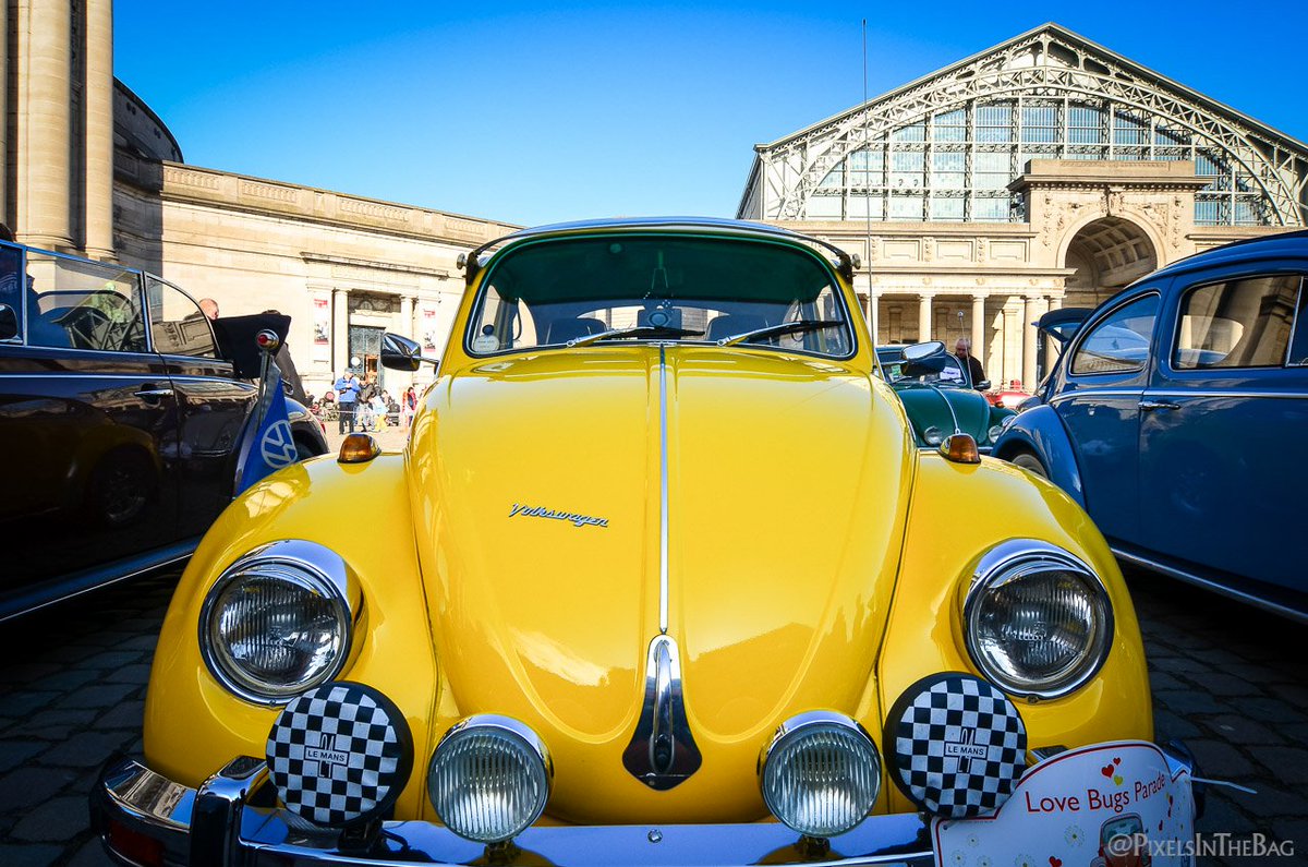 PixelsInTheBag's tweet photo. Il y aura de l’amour dans l’air demain à #Bruxelles lors de la 10è édition de la « Love Bugs Parade » ! Rendez-vous à 14h00 sur l'Esplanade du Cinquantenaire, devant le musée Autoworld.  ❤  🚙 🚗 
#lovebugsparade https://t.co/6e8xqRnWSY