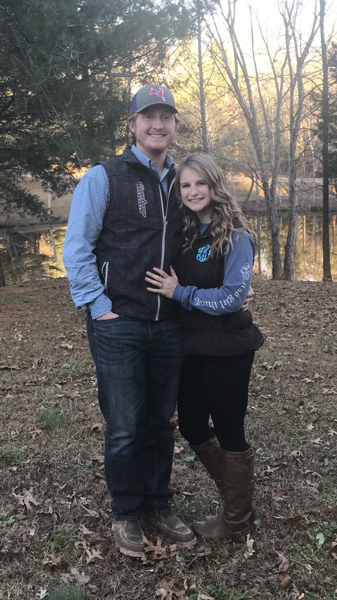 so in love with you💗 i’m so happy i found someone that’s became my best friend, someone that has the same hobbies that i do, and that loves me with his whole heart