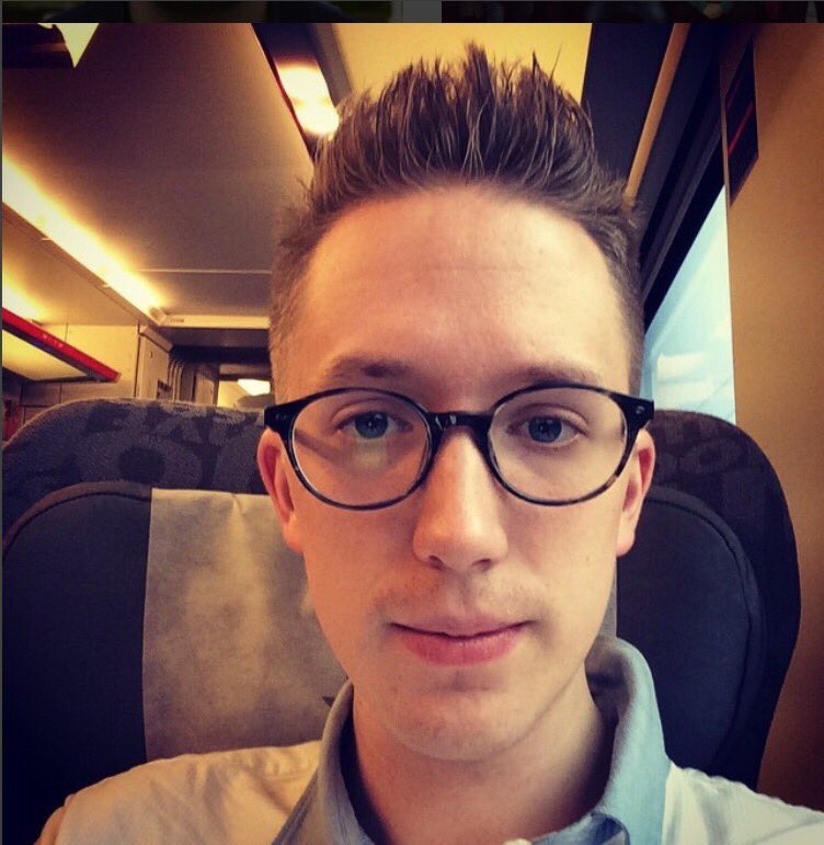 Bae: Come over.
Me:  Nei, jeg nekter å reise med tog før togtilbudet er privatisert. 
Bae: Jeg er mindreårig og for full til å ta vare på meg selv. 
Me:
