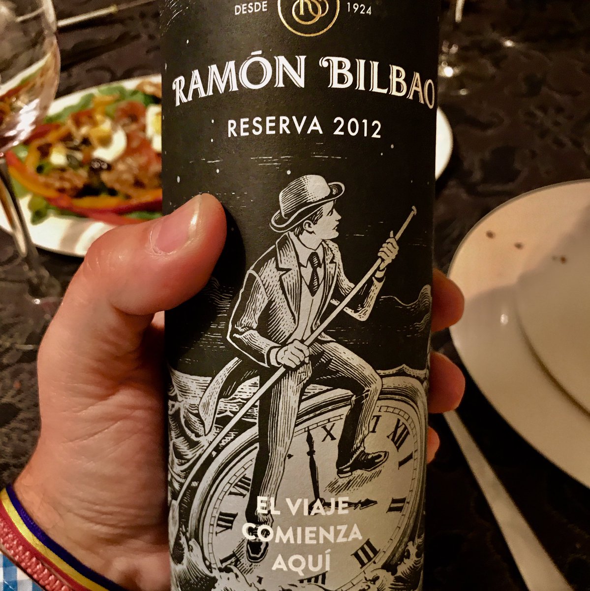 artbcn's tweet photo. #artbcnWINE 🍷 • #artbcnPICS @RamonBilbao  • #elVIAJEcomienzaAQUI • https://t.co/wozdNR9hE8 • #VisitLaRioja • #VisitSpain • #Haro • #winelovers • #DOrioja • #riojaLOVERS https://t.co/HvRe4XtGRR
