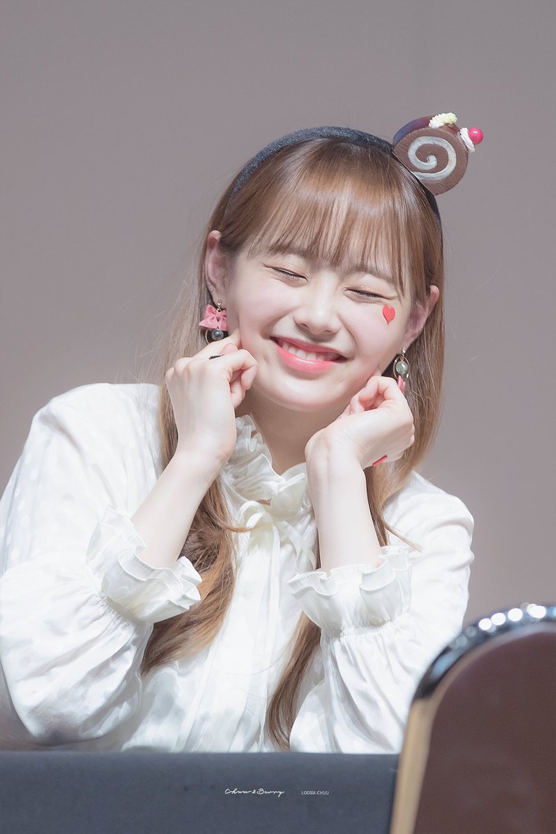 Chuu pics ♡ tweet media