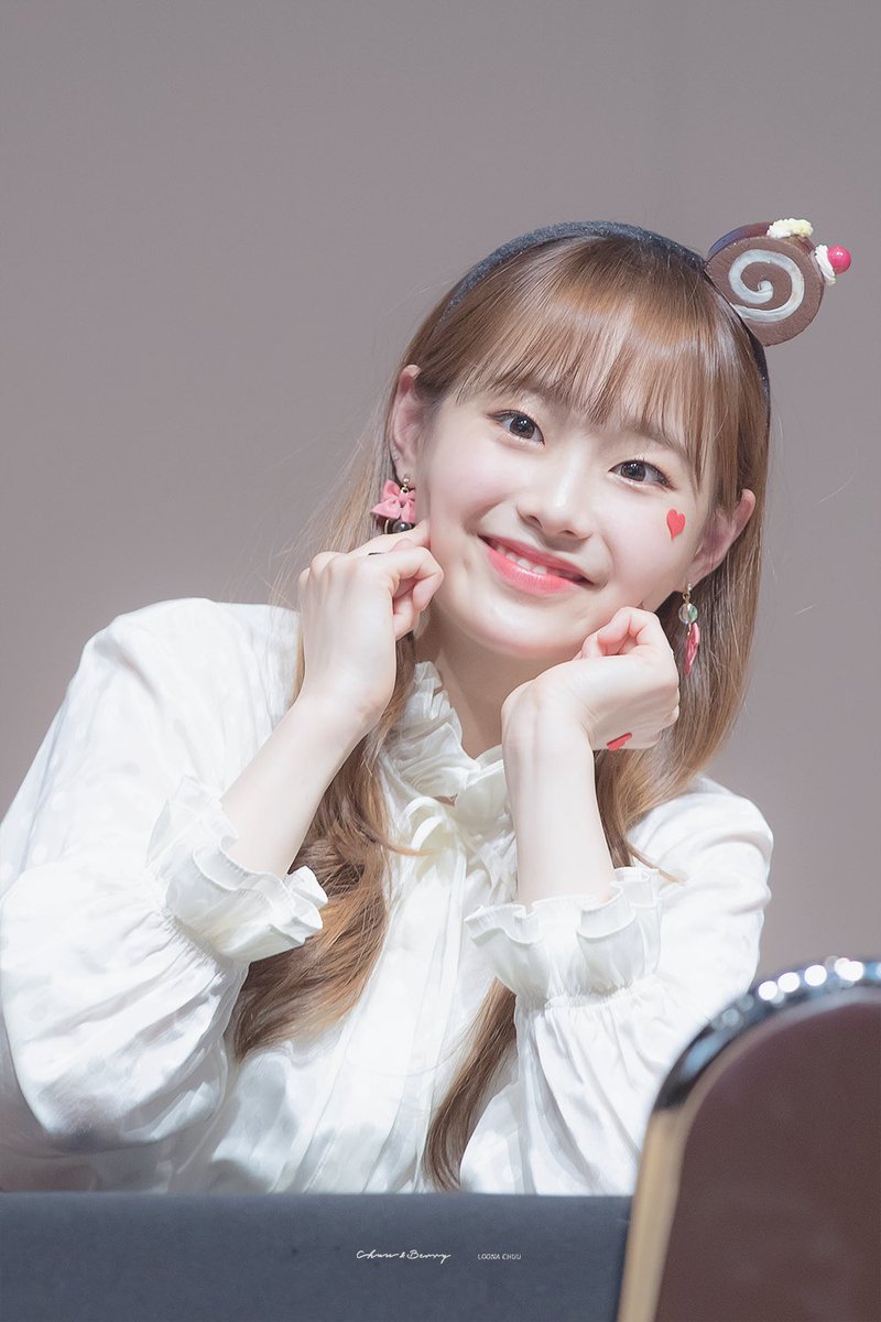 Chuu pics ♡ tweet media